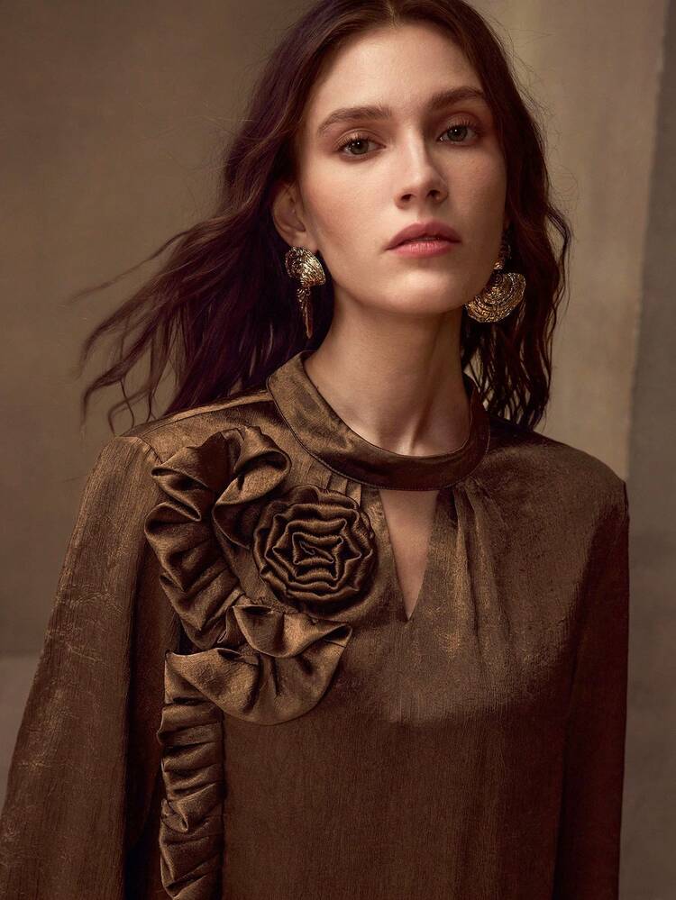 STEREO FLORAL KEYHOLE NECK BLOUSE