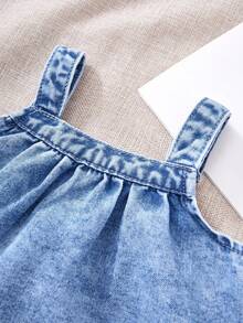 SHEIN 2pcs Baby Girls Denim Suspender Top & Elastic Waist Pants Set,Kid Girls Spring And Summer Casual Vacation Boho Howear,Kid Girls Spring And Summer Casual Vacation Boho Howear Kid Girls - Light Wash - View 4
