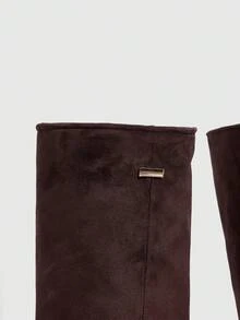 CUCCOO SZL Sepatu Bot Setinggi Lutut Stiletto Ujung Lancip Berbahan Suede dengan Dekorasi Logam untuk Wanita, Cocok untuk Natal. - Coffee Brown - View 3