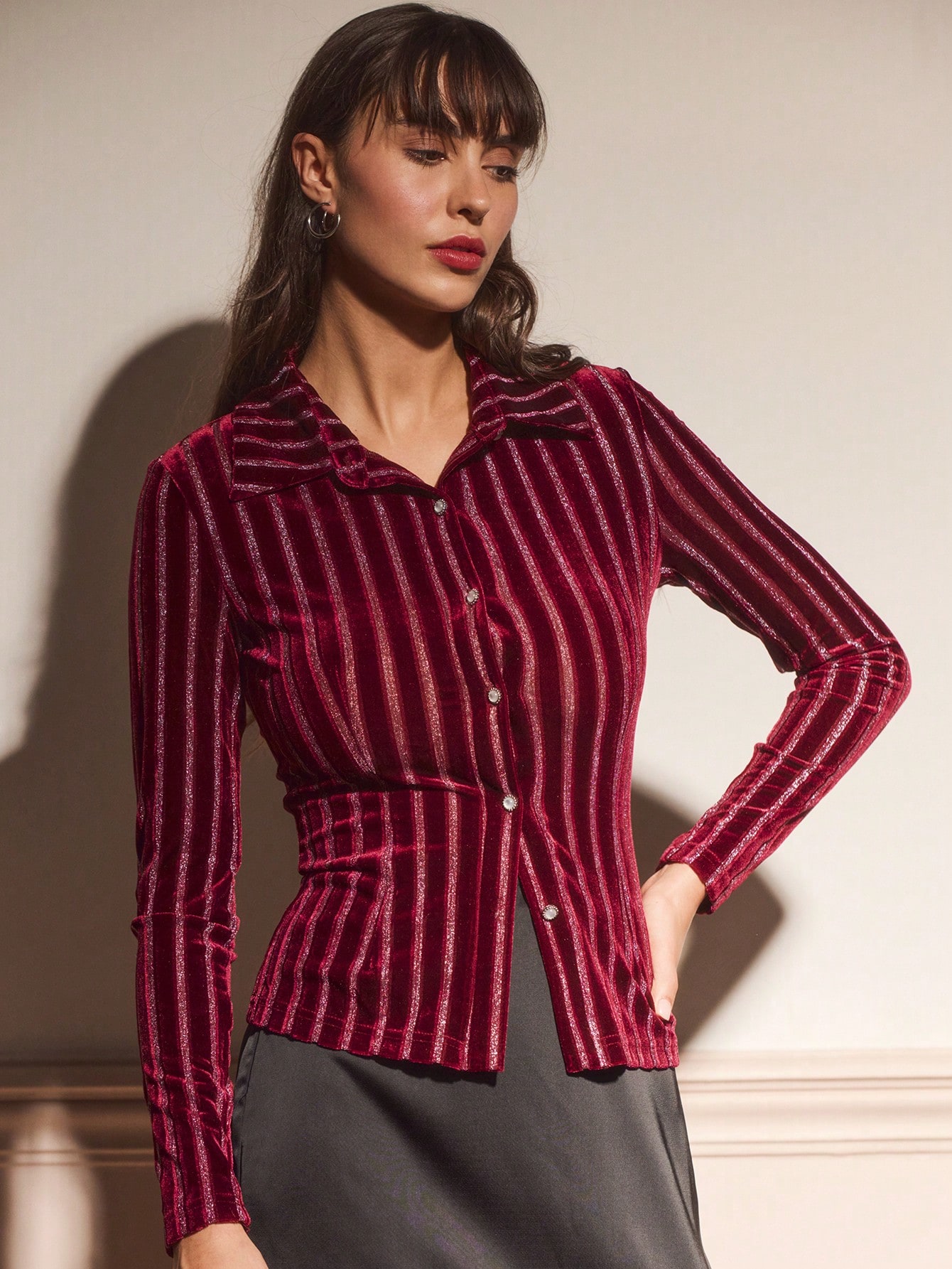 Chemise ajustée en velours bordeaux avec détails de rayures lurex, style vintage, nouveau Top pour le printemps, l'été, le nouvel an et l'hiver