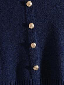 GlowEve 女士优雅纯色高领毛衣，金色纽扣装饰，荷叶边下摆，修身款，秋冬 - 寶藍色 - 查看 4