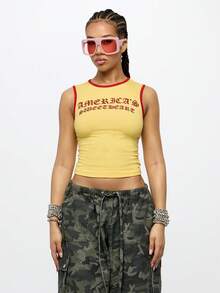 SUMWON Camiseta de tirantes acanalada con ribete de contraste rojo para tallas grandes