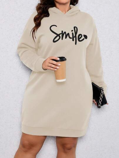 SHEIN LUNE Plusstorlek damklänning med långärmad huva och bokstavs- och hjärtmönster, höst, casual