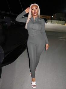 Slaydiva 2025冬季新款，新年，情人节，派对，晚宴，约会，聚会，生日派对，学院风，学生装，日常出行，百搭基础款，休闲，邮轮旅行，网红风，千禧Y2K性感辣妹，性感夜店，朋克赛车，酷炫机车风，小立领，长袖，双拉链，不对称下摆外套+修身裤，抓绒下摆，细条纹，灰色，冬季套装，圣诞套装，新年套装，派对套装，女士两件套 - 灰色 - 查看 7