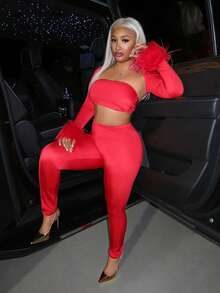 Slaydiva 2025 Winter New Arrivals - Global Carnival Season:New Year Valentine's Day Party Evening Gathering Date Gathering Birthday Party Preppy Style Student Wear Everyday Street Basic Versatile Casual Cruise Travel Internet Celebrity Hot Style Sexy Club Y2K Punk Racing Tube Top + Ultra Short Long Sleeve Fur Trim Jacket + Tights Red Glitter Fabric Winter Three-Piece Suit Christmas Suit New Year Suit Women's Three-Piece Suit - Red - View 5