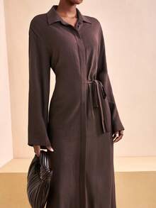 Zivah Lễ hội âm nhạc mới Thu/Đông 2025, Lễ Phục sinh, Ngày Thánh Patrick, Phong cách miền Tây, Du mục, Tiệc sinh nhật, Tốt nghiệp, Phong cách đại học, Sinh viên, Thường ngày, Đa năng, Giải trí, Du lịch du thuyền, Bãi biển, Tắm nắng, Lan truyền, Thời trang đường phố, Khách dự tiệc cưới Boho, Đi làm, Ăn trưa, Sân bay, Y2K, Cổ điển Shabby Chic, Đầm sơ mi dài tay buộc eo cổ quấn, Đầm dài màu nâu - màu nâu - Xem 1