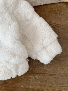 SHEIN 新生女婴厚羊毛连帽夹克，带有可爱的心形图案，秋冬