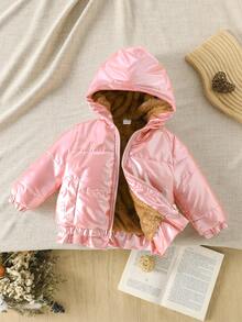 女婴秋冬加厚长袖外套，棉质填充，不对称条纹水洗缎面质感设计，撞色保暖内衬，褶皱下摆饰有荷叶边，适合冬季日常穿着，也适合各种场合。 - 藕粉色 - 查看 3