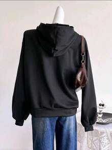 Sweetra Young 少女休闲时尚新款黑色卫衣外套，LA字母英文图案，黑色纯色连帽拉链，黑色罗纹袖口和下摆，长袖卫衣外套，适合少女日常穿着，韩版简约休闲风，适合秋冬季节。 - 黑色 - 查看 2