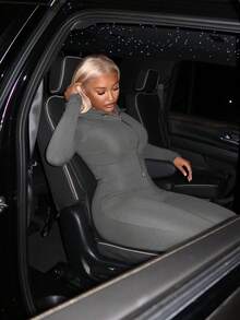 Slaydiva 2025冬季新款，新年，情人节，派对，晚宴，约会，聚会，生日派对，学院风，学生装，日常出行，百搭基础款，休闲，邮轮旅行，网红风，千禧Y2K性感辣妹，性感夜店，朋克赛车，酷炫机车风，小立领，长袖，双拉链，不对称下摆外套+修身裤，抓绒下摆，细条纹，灰色，冬季套装，圣诞套装，新年套装，派对套装，女士两件套 - 灰色 - 查看 3