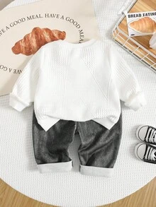 SHEIN 2pcs Baby Boy/Girl Vintage British Style Knitted Layered Padded Sweatshirt & Denim Effect Pants Set, All-Match Casual Outfit For Autumn/Winter