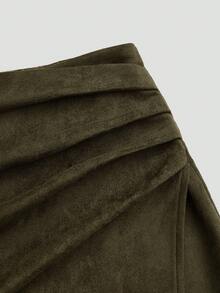Sweetra CURVE Plus Size Suede Pleated Asymmetric Zipper Decor Short Skirt, Minimalist Style For Commuting, Autumn/Winter - Olive Green - View 8