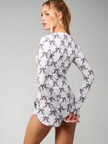 MISSGUIDED Christmas Bow Print Long Sleeve Lounge Set With Matching Mini Shorts Pajama Sleepwear - Multicolor - View 2
