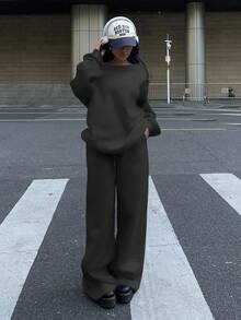 SHEIN EZwear 2 件套女士超大露肩宽松休闲运动衫和阔腿羊毛运动裤套装，适合秋冬季 - 深灰色 - 查看 5