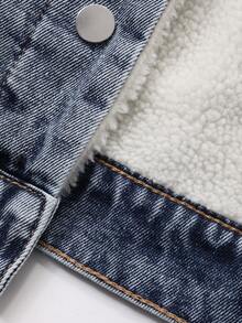 Dazy Plus 保暖内衬牛仔夹克，时尚街头风格，带口袋和撞色设计，大码女款 - 深色水洗藍 - 查看 8
