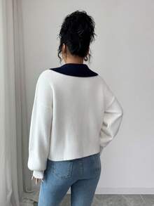 SHEIN Elenzya Cardigan tricotat cu mânecă lungă și umeri căzuți, cu guler în contrast de culoare, decorat cu nasturi metalici - alb - Vizualizare 2