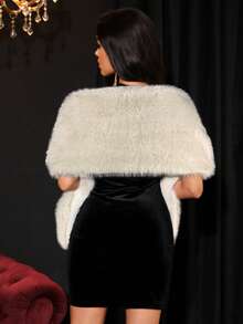 Glamine Áo choàng lông giả Toca màu trơn dành cho nữ, mùa đông, áo choàng lông đỏ lớn dự tiệc trang phục ngày lễ - Kem - Xem 2