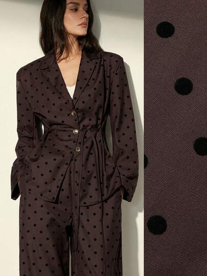 Aveloria Modichic Bộ 2 món áo khoác cổ chữ V sâu thắt eo họa tiết chấm bi cổ điển, đệm vai bất đối xứng, nút thủ công và quần ống rộng cạp chun co giãn