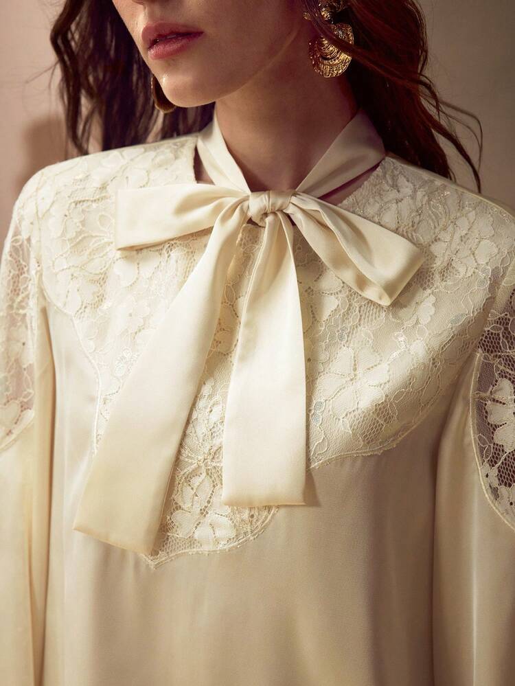 CONTRAST LACE EMBROIDERY BLOUSE