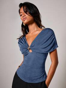 COSMINA Blusa elegante de mujer con hombros descubiertos y hebilla de metal