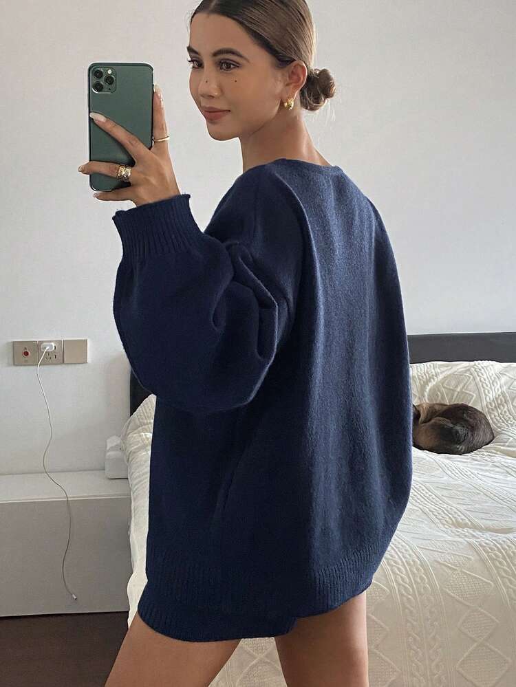Women's Solid Color Loose V-Neck Long Sleeve Pullover Sweater And Straight Leg Shorts Casual Thick Autumn/Winter 2-Piece Set