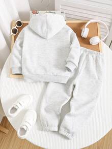 SHEIN 小男孩宽松休闲舒适连帽运动衫和慢跑裤套装 - 彩色 - 查看 2