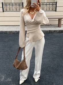 Siren Gaze 深 V 褶皱长袖修身女式 T 恤，时尚通勤腰部褶皱不对称下摆喇叭袖 V 领女式上衣，秋冬衬衫，优雅褶皱女式上衣 - 杏色 - 查看 3