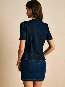 Poéselle Áo cánh denim cổ tròn cài nút phía trước màu trơn dành cho nữ - Rửa tối - Xem 2