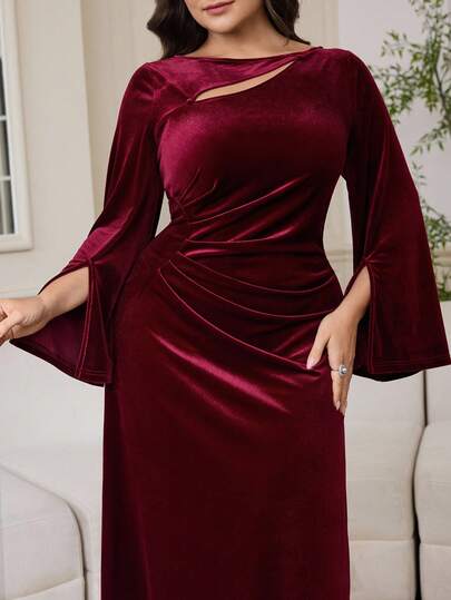 Modelyn 大码女式纯色喇叭袖开衩天鹅绒褶皱镂空时尚连衣裙