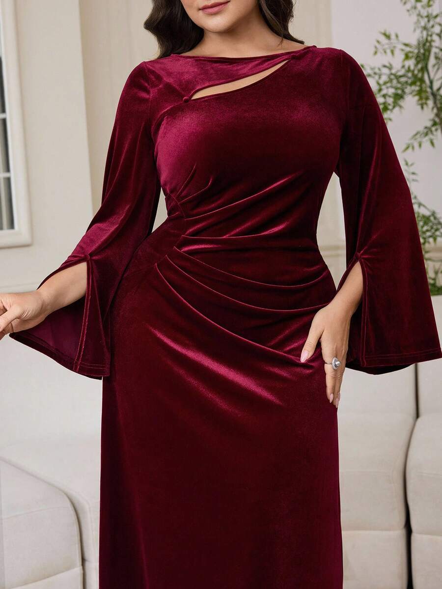 Modelyn Gaun Fashion Wanita Ukuran Besar Warna Polos Lengan Mengembang Belahan Terbuka Bahan Beludru Berlipit Berongga - Burgundy - View 1