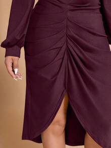 Cravure Plus Size Elegant Solid Color V-Neck Ruched Asymmetric Hem Dress, Autumn - Burgundy - View 4