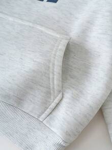 THE HAPPY LOOK 2件套男童字母图案柔软针织连帽卫衣和松紧腰裤套装 - 灰色 - 查看 5