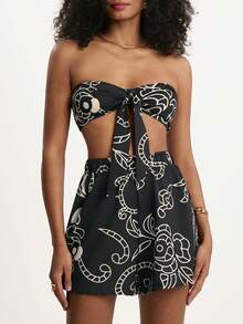 CAJUNI Women's Floral Print Twist Front Sleeveless Crop Top, Vacation Outfits Woman, Cut Out Bandeau Top - Black - View 6