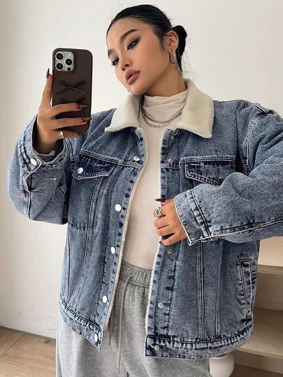 Dazy Plus Chaqueta vaquera forrada térmica, de estilo de ropa de calle de moda con bolsillos y bloqueo de color en contraste, talla grande para mujer