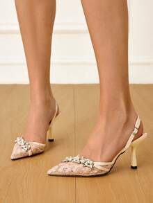 CUCCOO HITCHD 女士 V 型剪裁乳白色低鞋面优雅优雅交叉带方头踝带扣金属装饰铆钉 PU 皮革镜面柔软舒适脚背带封闭式鞋头时尚迷人金属水钻装饰凉鞋 - 杏色 - 查看 6