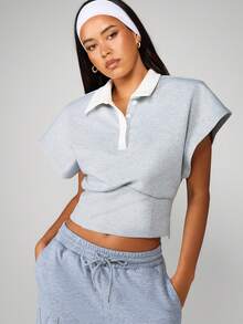 MISSGUIDED Polo de cintura ceñida con cuello blanco y botones, de estilo corto de manga corta para uso casual