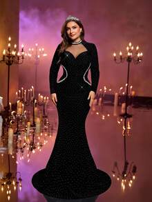 Glamrae Robe de grande taille élégante et luxueuse en tissu tricoté noir à haute élasticité et strass, col asymétrique ajouré, manches longues avec détails de chaîne de strass, ourlet ajusté en queue de poisson. Convient pour les soirées, les rendez-vous, les bals de promo, les invités de mariage - Noir - Voir 5