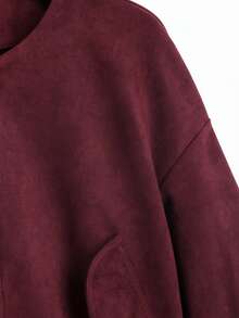 Sweetra Elegante chaqueta de motocicleta vintage burdeos, de moda para fiestas, diseño elegante y sofisticado para mujeres