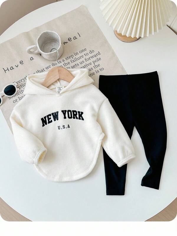 Dziewczynki słodkie litery haftowane polar kaptur asymetryczny top i elastyczny pas czarny zestaw spodni, jesień zima