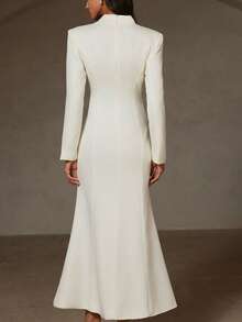 Revavyn 奢华欧美风V领全纽扣装饰垫肩长袖超长鱼尾下摆修身连衣裙 - 杏色 - 查看 6