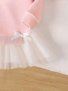 SHEIN Playful Pals 女嬰 6M-3Y 可愛運動衫洋裝 粉色與白色愛心印花 網眼下擺 網紗長袖套裝 秋季休閒穿搭 適合家庭穿搭 優雅 - 彩色 - 查看 4