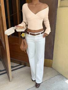 Flirla 女士休闲日常通勤简约纯色 V 领粗针织修身短款套头衫，秋季 - 卡其色 - 查看 3