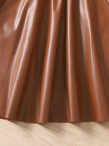 SHEIN Set de 2 faldas acampanadas de piel sintética (PU) para niña preadolescente y niña pequeña, adecuadas para uso diario casual