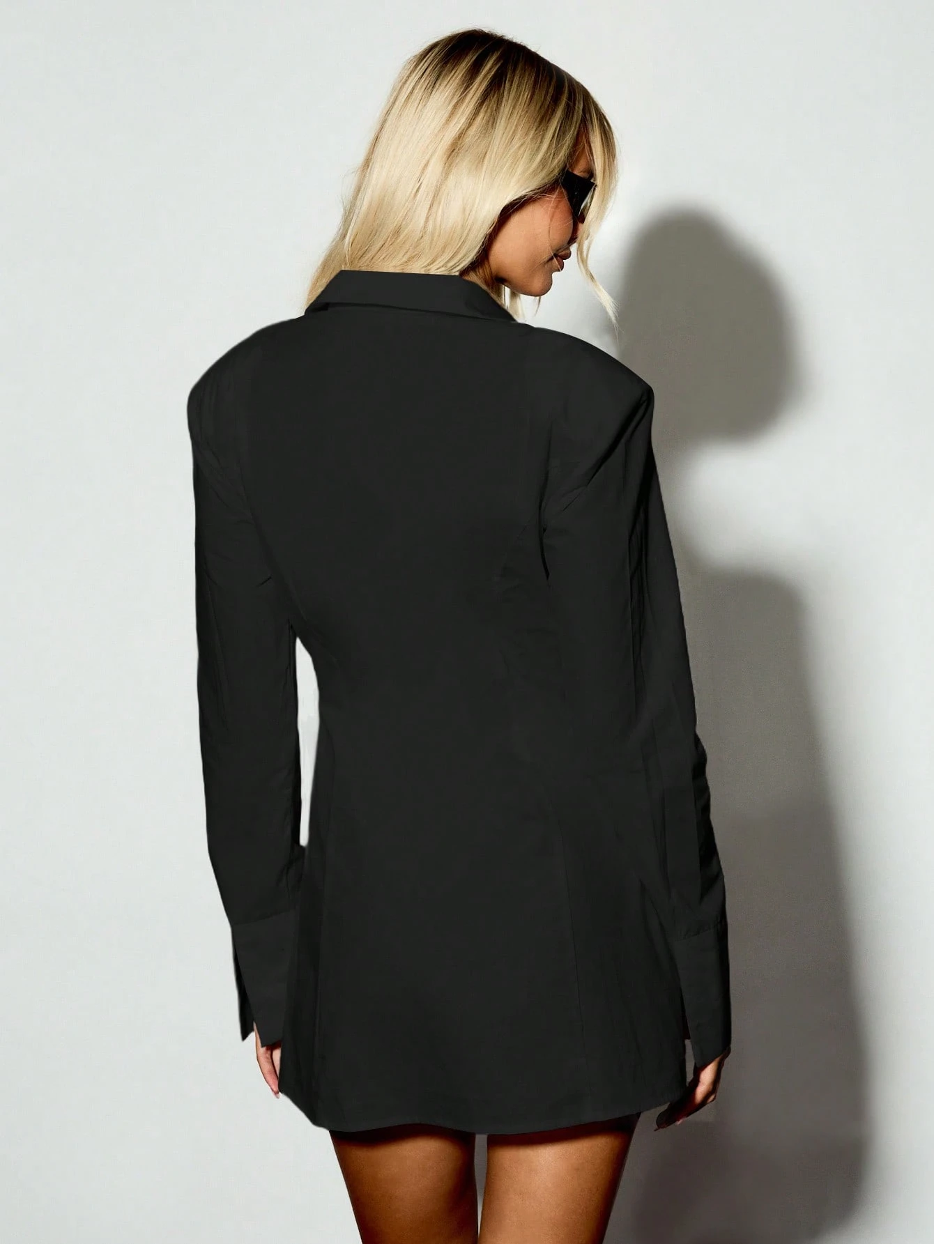 KIZN Sukienka mini z długim rękawem i sznurowaniem