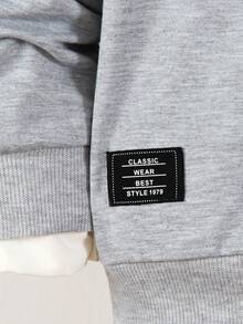 SHEIN Genkimix Kids 2 件套年轻男孩时尚套装：灰色针织圆领长袖运动衫和仿口袋牛仔长裤休闲装，适合休闲装、上学、旅行、度假、放松、日光浴、夏季