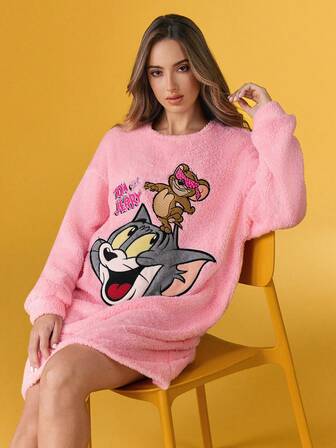 TOM & JERRY X SHEIN 女士休闲可爱卡通字母刺绣落肩宽松抓绒睡裙，秋冬