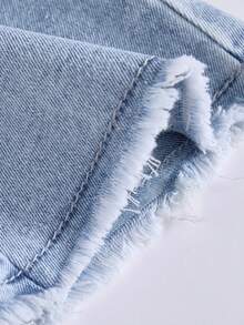SHEIN Explorewe 1 pieza Jeans de pierna acampanada con cintura elástica para niña, estilo casual, lindo y dulce para fiestas, vacaciones y campo. Tela de mezclilla elástica y cómoda de color azul medio lavado. Diseño de cintura elástica y pierna acampanada, adecuado para uso diario, ya sea jugando en casa o saliendo, mantiene al niño cómodo y con estilo. - Lavado ligero - Ver 5