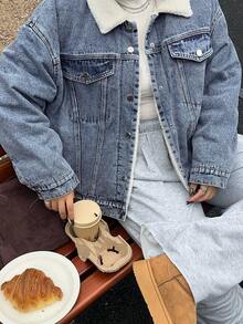Dazy Plus 保暖内衬牛仔夹克，时尚街头风格，带口袋和撞色设计，大码女款 - 深色水洗藍 - 查看 3
