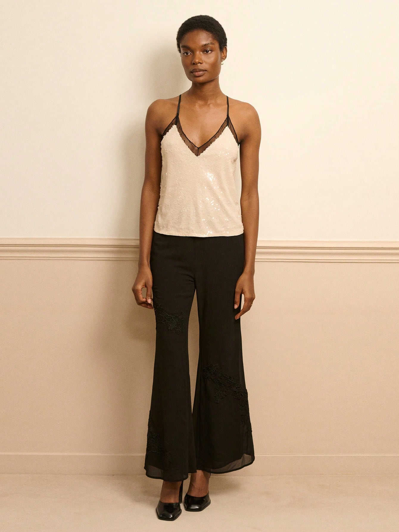 Pailletten-Camisole-Top mit schwarzem Kontrast-Tüll-Punktemuster, Partytop für Frühling/Sommer, glänzendes Partytop, Premium-Partytop