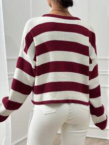 EURMUSE 女士条纹圆领前扣开衫 - 酒紅色 - 查看 2